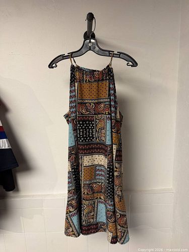 Woman pattern dress (1 of 3)