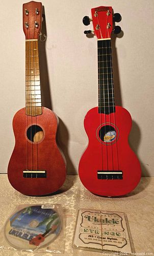 2 Soprano Ukuleles – Mahalo + Wood Ukulele – Bag, DVD & New Strings (1 of 13)