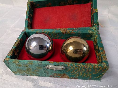 Brass Chinese Soothing Sound palm balls in the box (1 of 7)