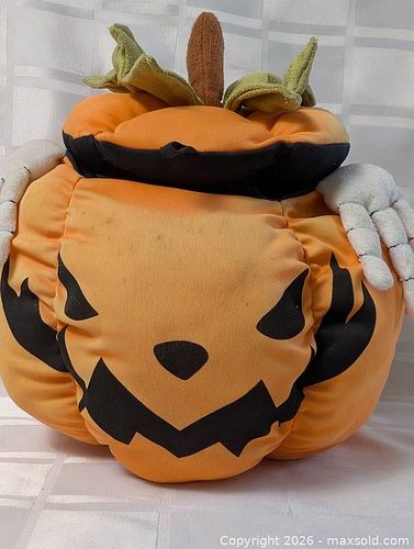 Jack Skeleton Pumpkin king Plush toy  (1 of 12)