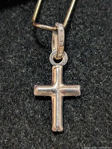 10K Gold(0.37g)Cross Pendant  (1 of 4)