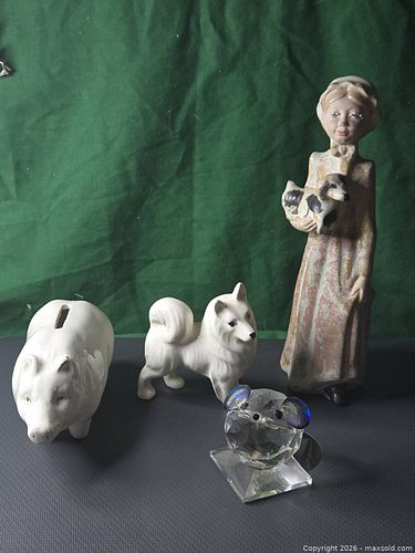 Small mostly vintage figures.   (1 of 11)