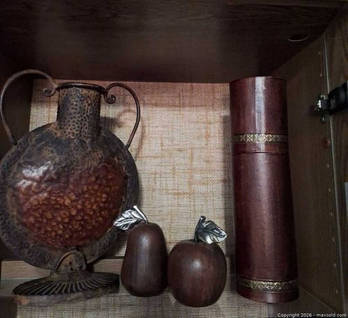 Home Accents   B (1 of 11)
