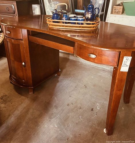 Modern Desk (1 of 5)