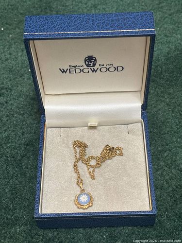 Wedgwood Pendant Necklace (1 of 6)