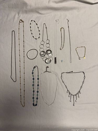 Mixed Fashion Jewelry Lot – Necklaces, Bracelets, Pendants (1 of 8)