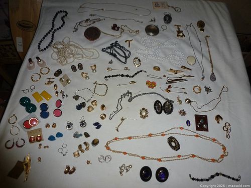 Large Lot of Custom jewelry  (1 of 6)