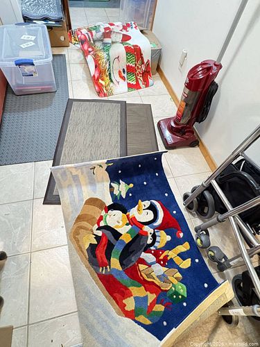 Lot of 3-5 Rugs and Dirt Devil Upright Vacuum (1 of 5)