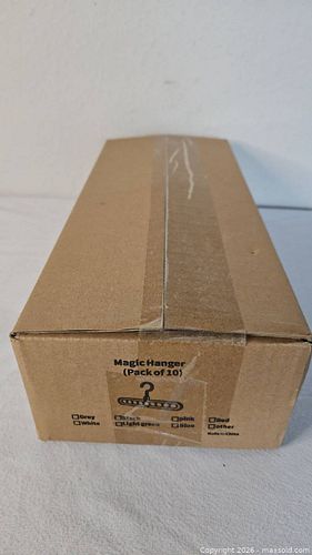 Lot Of 10 Magic Hangers (1 of 3)