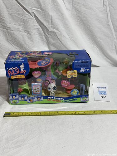 Vintage 2006 LITTLEST PET SHOP PET BAKERY Collectible Toy by Hasbro  (1 of 8)