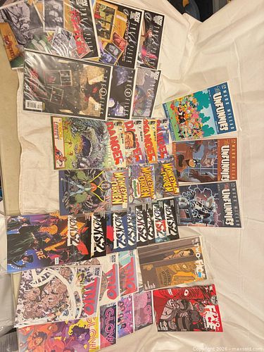 Lot of 20+ Modern Comic Books — IDW, DC, Dark Horse Imprints sets  (1 of 10)