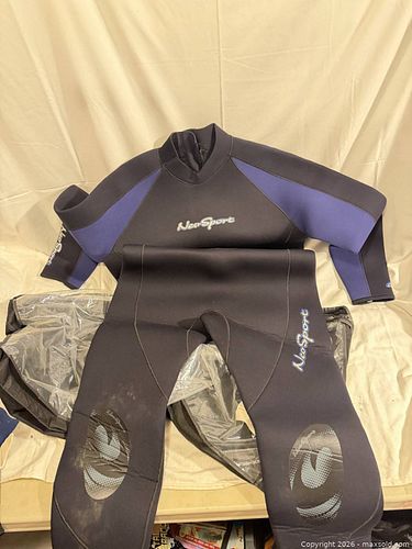 NeoSport Men's 3XL One-Piece Neoprene Wetsuit (Black/Blue) (1 of 8)