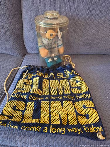Diamond Backs Teddy Bear with Virginia Slims Drawstring Bag (1 of 3)