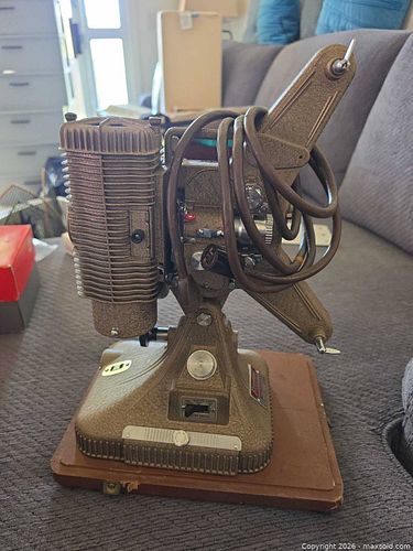Keystone Regal K109 8mm Film Projector, Brown/Tan Finish (1 of 4)