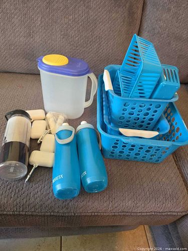 Lot of 6–10 Kitchen Storage Baskets, Brita Bottles & Travel Cases (1 of 3)