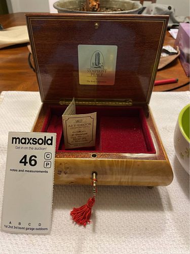 Musical Jewellery Box (1 of 4)