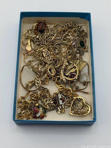 Gold tone jewelry (1 of 3)