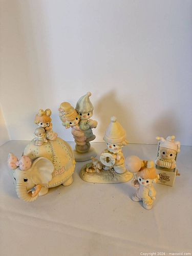 5 Precious Moments Porcelain Figurine Collection (1 of 17)