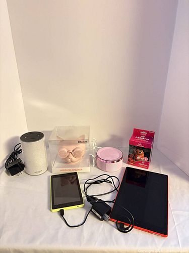 Lot of Multiple Amazon Fire Tablets, Moana Bitty Collectible/Petco Cool Cat/Mini Speakers (1 of 19)