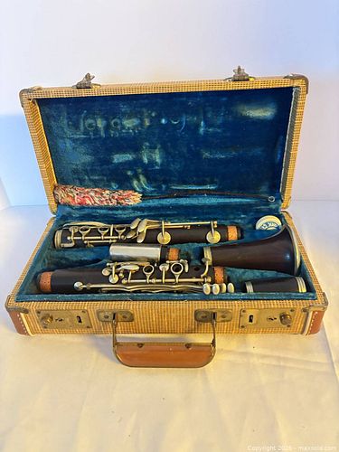 Vintage G. Penzel Clarinet manufactured in New York Engraved “TRAILBLAZER” on the bell (1 of 12)