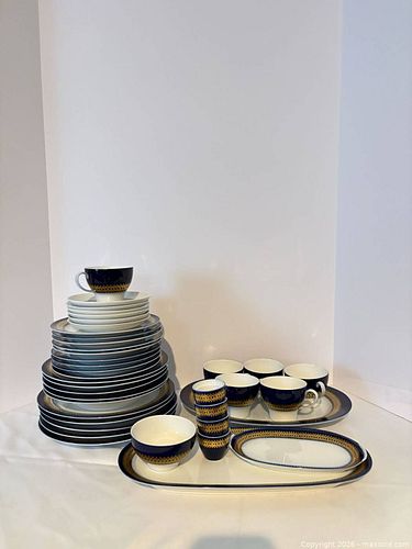 Vintage Tapio Wirkkala Thomas Germany Cobalt  Blue & Gold Trim Dinner and Tea Set (39 pc) (1 of 12)