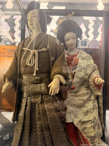Pair of Japanese Geisha Dolls with Display Case, 12–18 in (1 of 4)
