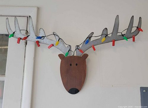 Pier 1 Light-Up Reindeer Card Holder Christmas Decor (1 of 4)