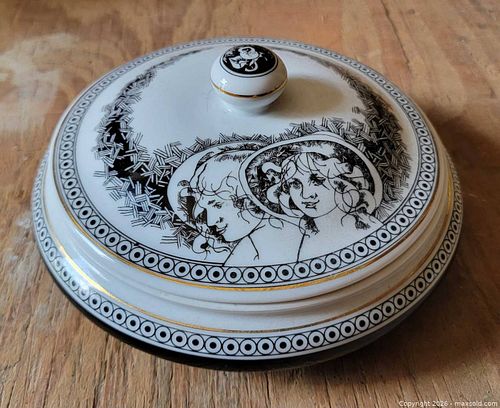 Vintage Hollohaza Hungary Porcelain Trinket Box (1 of 5)