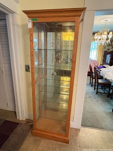 Oak & Glass Display Curio Cabinet D (1 of 11)