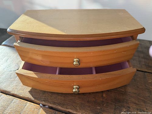 musical jewelry box (1 of 3)
