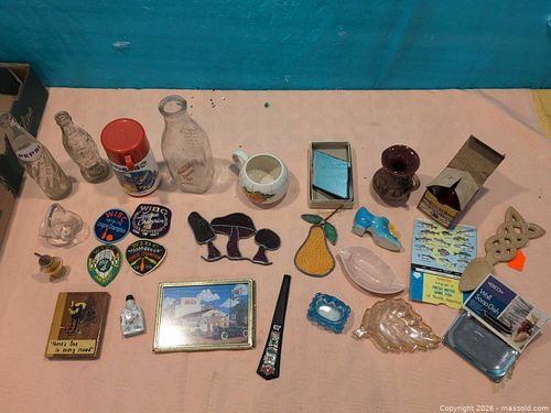 Vintage lot: glass decorations, Gremlins Thermos, collectibles  (1 of 3)