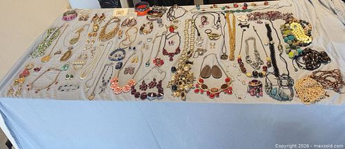 Boho Vibes: Funky Jewelry Collection Lot 502 (1 of 20)