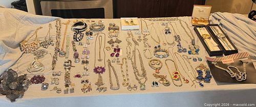 Glamorous Evening Elegance: Exquisite Jewelry Collection for Special Occasions Lot 500  (1 of 20)