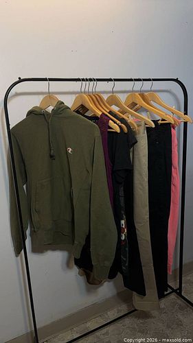Women’s Clothes, Champion, Aerie, Calvin Klein, Banana Republic, and more lot 267 (1 of 20)