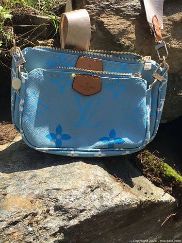 Multi-pochette replica messenger bag (1 of 5)