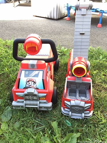 Paw Patrol Marshall Ride-On Fire Truck Toy (1 of 7)