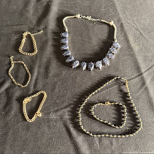 Costume jewelry  (1 of 4)