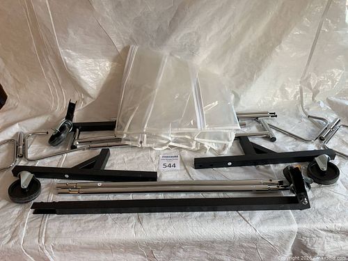 U-Line Rolling Z Clothing rack (1 of 11)