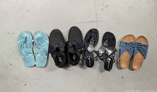Lot of 4 Women's Shoes: Flip Flops, Sneakers, Sandals Assorted (1 of 7)