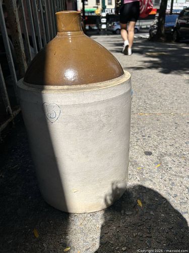 5 gallon stoneware jug (1 of 5)