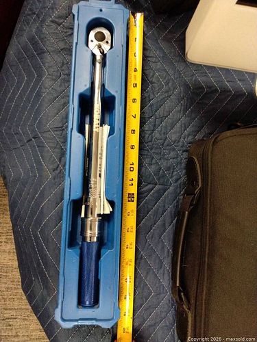 3/8 inch Drive Torque Wrench 10-100 ft-lbs, 12-20 in, Chrome-Plated (1 of 6)