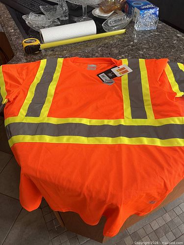 High Visibility clothing (1 of 3)