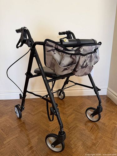 Medline Mobile Walker (1 of 7)