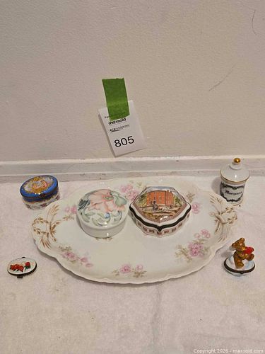 Lot of 4+ Porcelain Trinket Boxes & Decorative Tray, White/Gold (1 of 14)