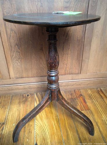 Vintage Solid Wood Round Pedestal End Table B (1 of 9)