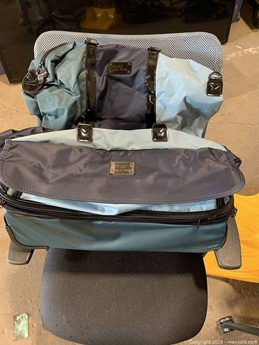 JM New York Navy/Teal Weekender Duffel Bag (1 of 6)