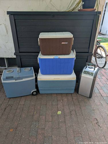 5x Hard Chest Coolers  (1 of 5)