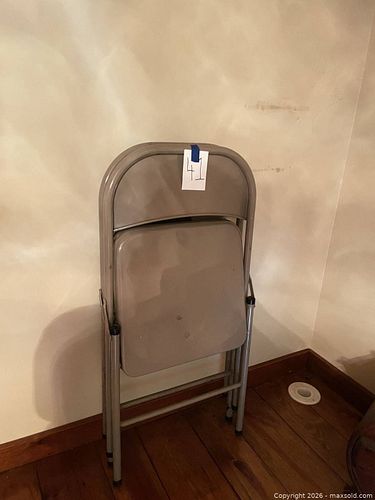 Lot of 2 Beige/Tan Metal Folding Chairs (1 of 4)