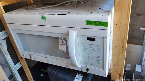 LG Over-the-Range Microwave D (1 of 9)