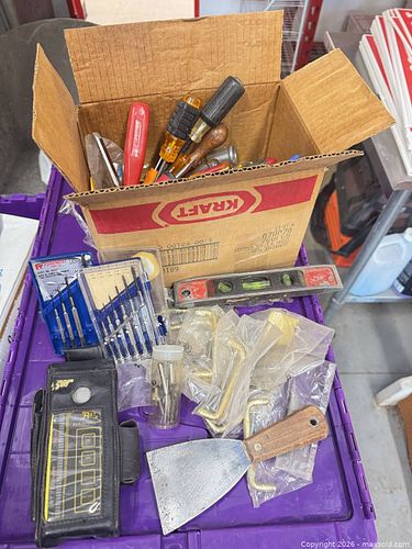 Mixed hand tools lot with screwdrivers, scraper, level, tester (1 of 5)